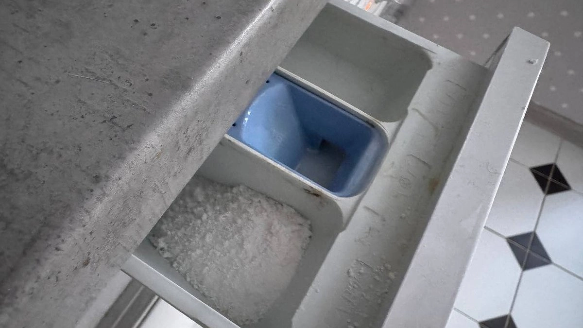 Почему плохо отстирываются вещи в машинке? Все проще простого - многие сыпят порошок не в тот отсек лотка