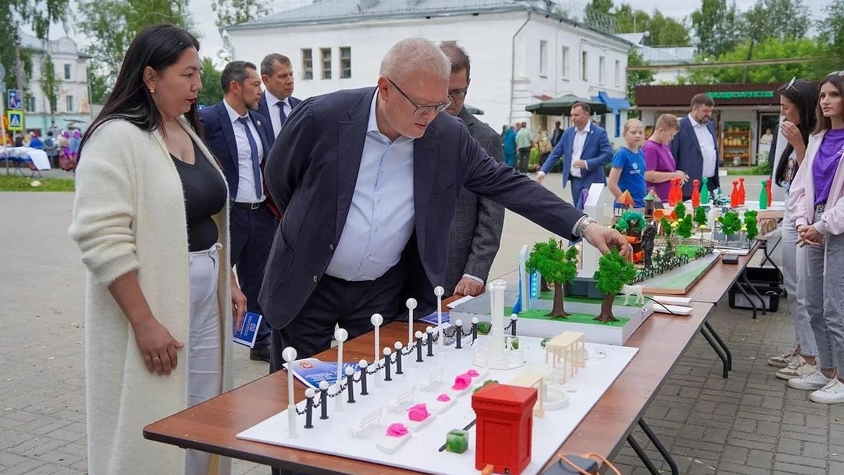 Александр Соколов поздравил кировчан с Днем железнодорожника