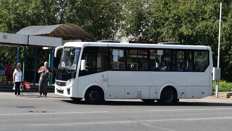 Жителям сразу шести поселков вернули автобус до больницы и МФЦ в Кировской области