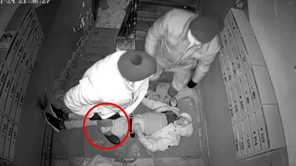 «Нас обвиняют в смерти человека»: врач из Кирова высказался о травле скорой после трагедии в подъезде