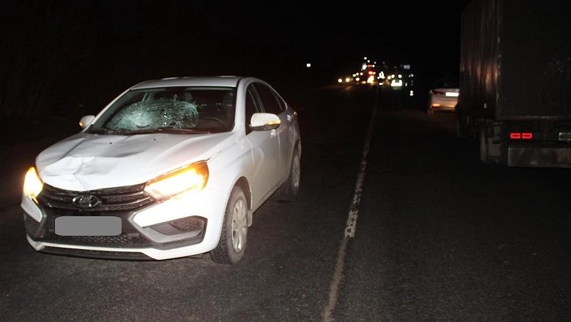 Сбитую легковушкой женщину отбросило прямо под колеса встречного авто под Куменами