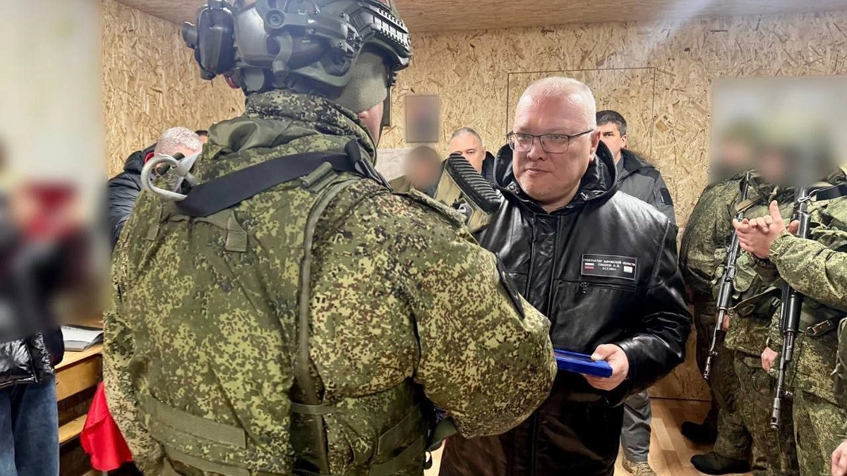 Соколов привез в ЛНР пять квадроциклов и 17 тонн пеллет для кировских бойцов