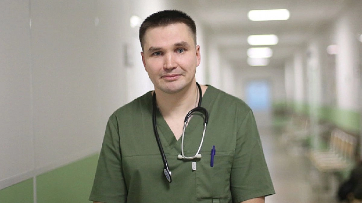 Ведущего невролога Кировской области наградили медалью Луки Крымского