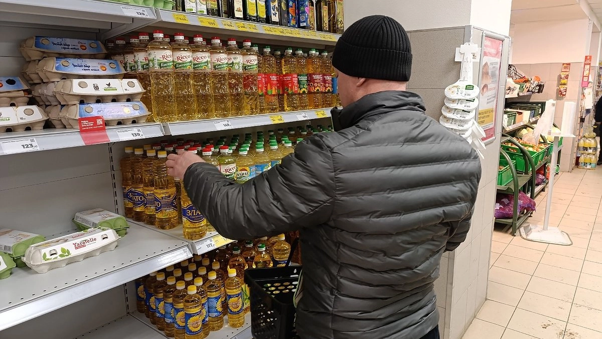 Это масло берите по 3 бутылки: в Роскачестве назвали лучшие бренды подсолнечного масла для блинов на Масленицу