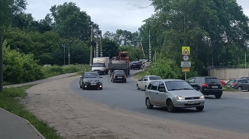 Железнодорожный переезд в Кирове закроют на ремонт