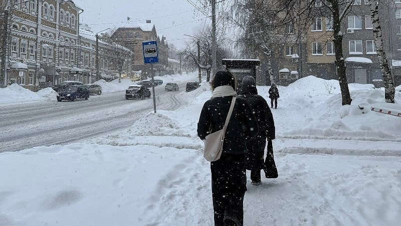 Главная картинка новости: До минус двух градусов и снег: Киров резко накроет волна потепления
