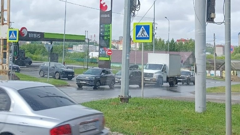 Об объемах поставки бензина в Кировскую область рассказали чиновники