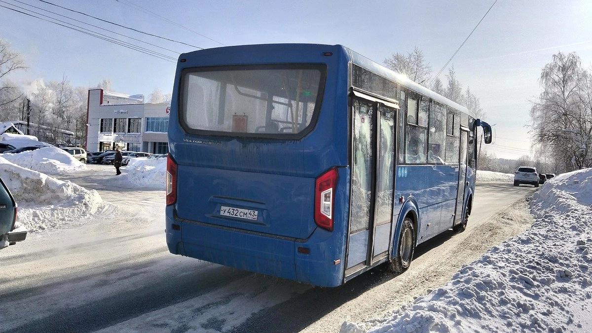 Главная картинка новости: Школьный автобус в Кирово-Чепецком районе спустя больше месяц возобновил работу