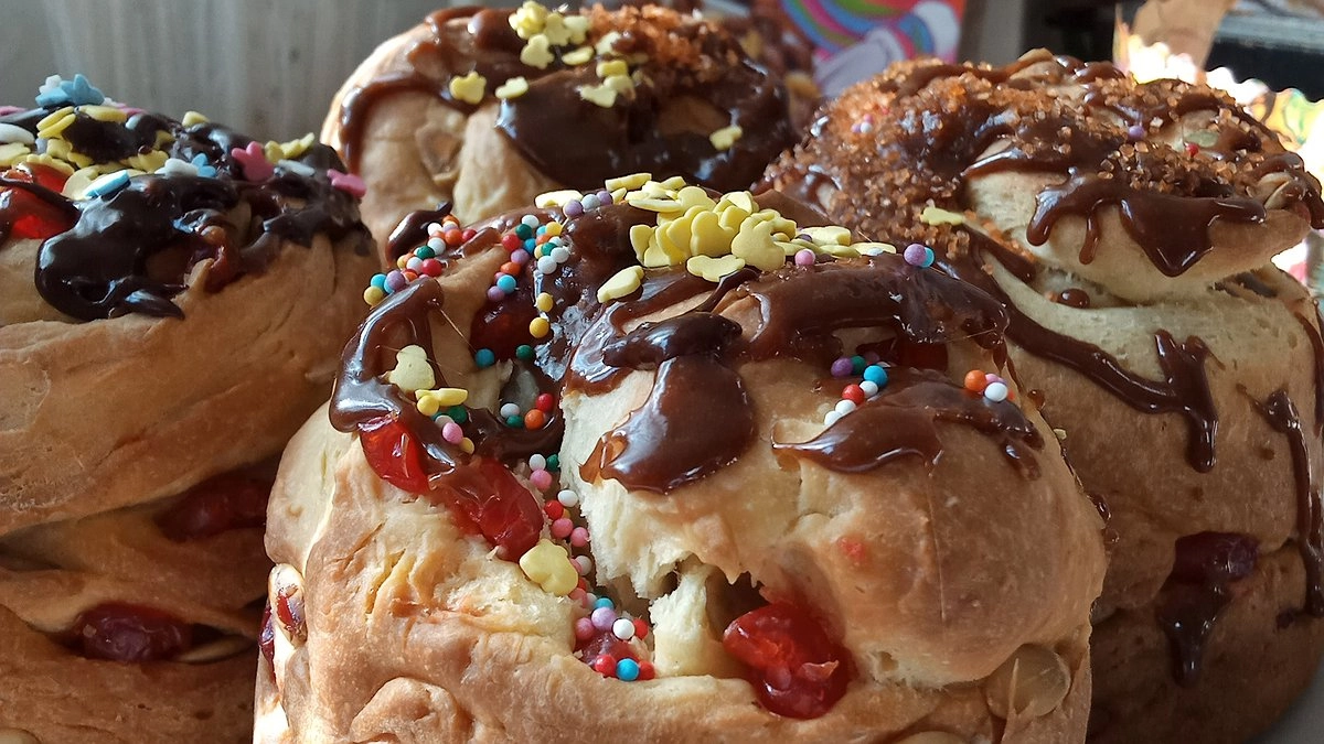 Пуховый кулич без тяжести: воздушный мякиш, аромат ванили и идеальная текстура - рецепт не подводит меня годами