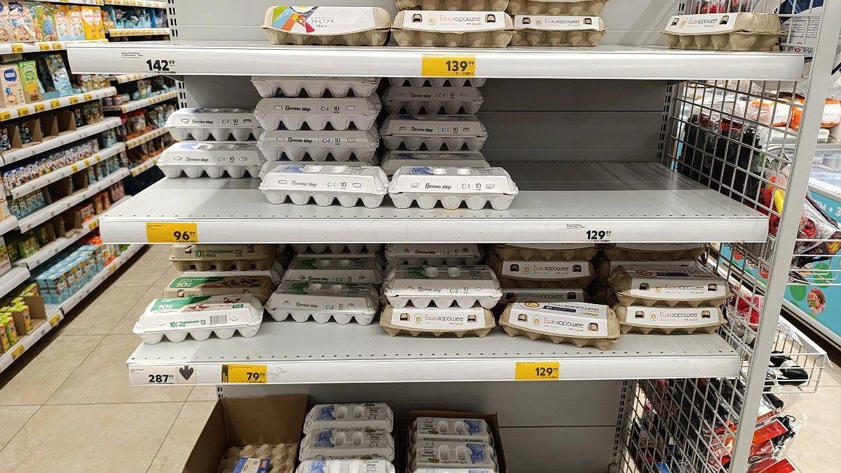 Главная картинка новости: Обходят за версту: почему работники магазинов и птицефабрик никогда не покупают яйца категории С0 даже по скидке