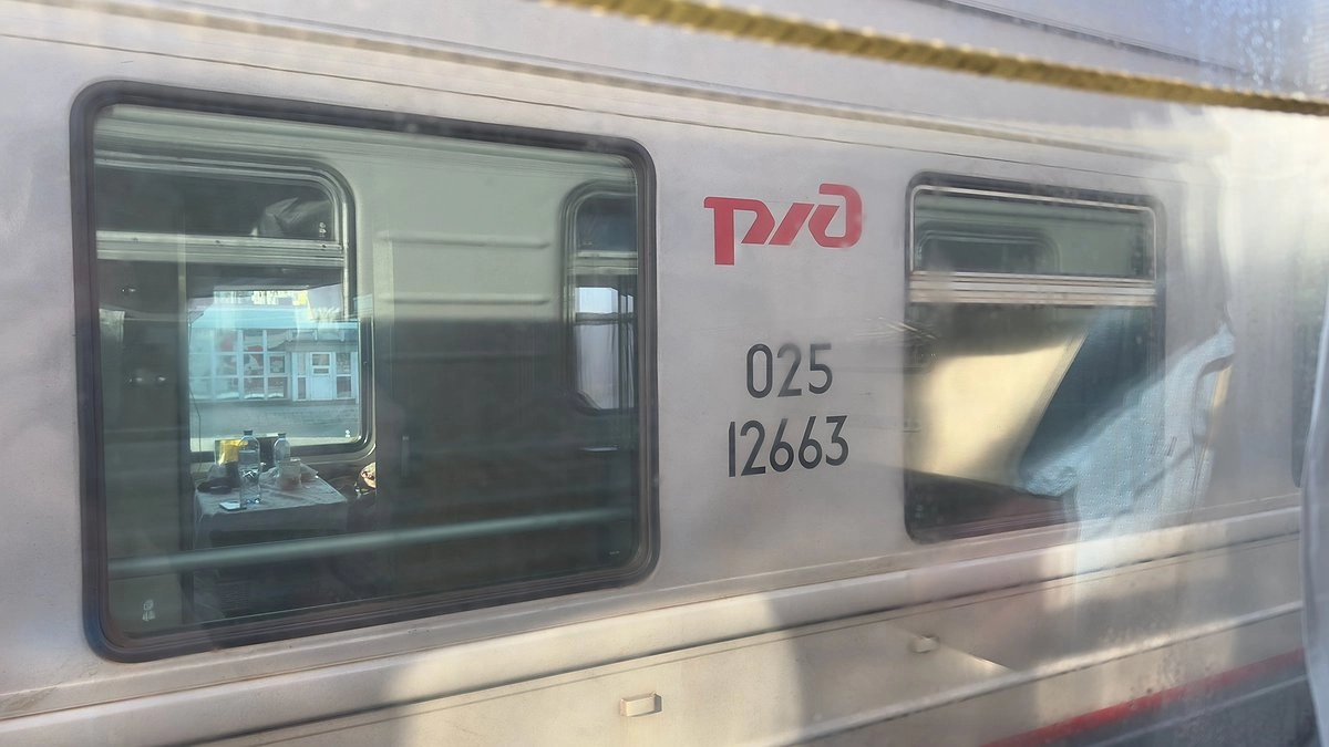 Главная картинка новости: «Не хочу к себе, там дети»: нестандартный выход мужчины из конфликта в поезде