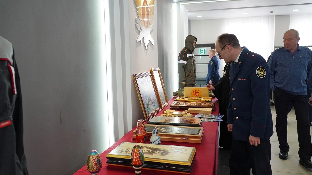 Кировчанам предлагают купить шахматы из колонии