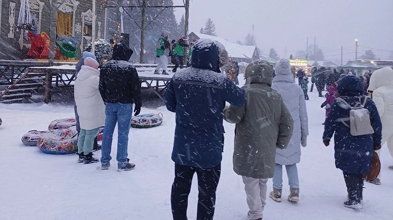 Главная картинка новости: "Погода сойдет с ума": кировчанам обещают снегозавалы и 30-градусную стужу