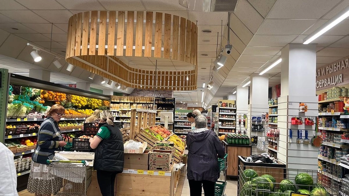 Главная картинка новости: Итальянец в русском магазине: продукты, которые его удивили и озадачили