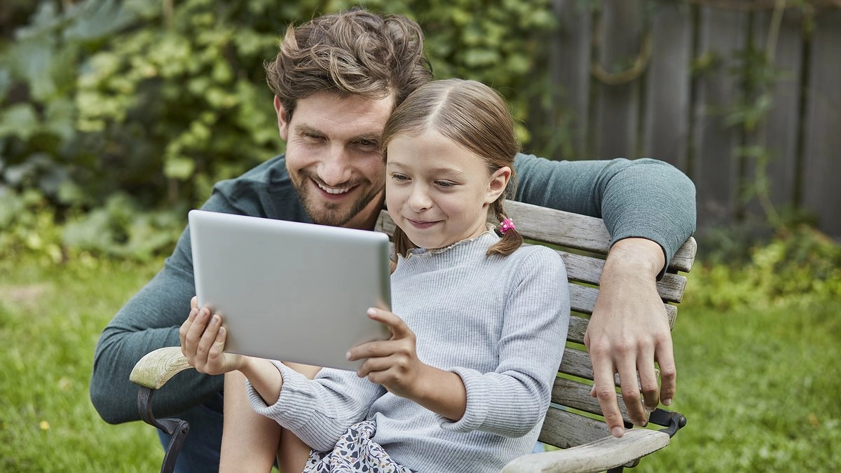 Главная картинка новости: Сельские жители догоняют горожан по уровню потребления интернета