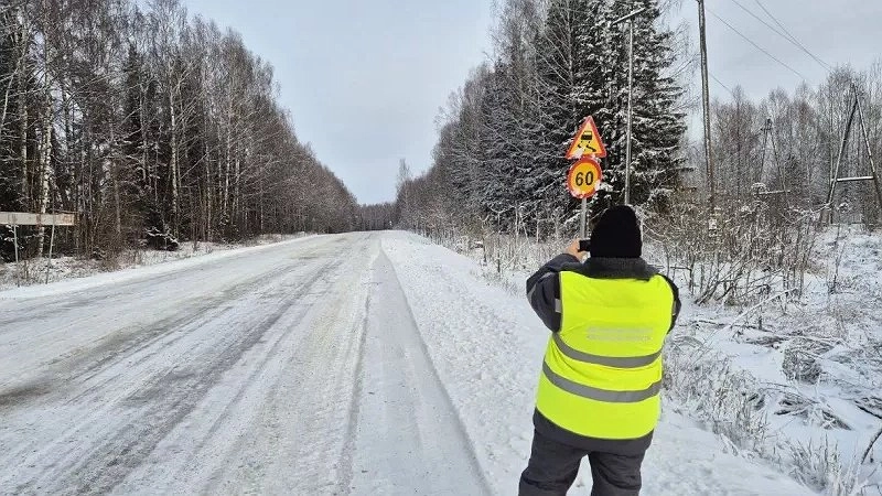 Главная картинка новости: В Кировской области отремонтировали 155 участков дорог