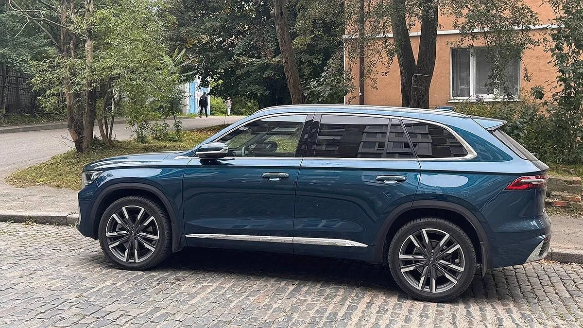 Посчитал стоимость владения Geely Monjaro за год и обалдел: автомобиль не премиальный, а расходы просто космические