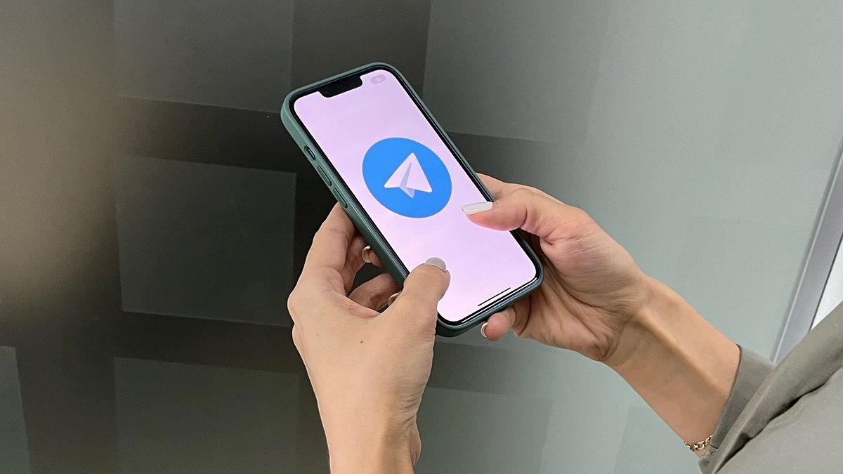 Главная картинка новости: Сообщения грузятся вечность, а фото не отправляются? Вот как за 10 минут вернуть Telegram в норму - все будет летать