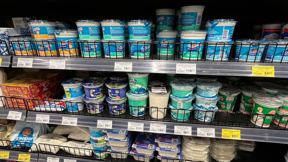 Главная картинка новости: Как сделать домашнюю сметану из молока без загустителей и лишних добавок: вкуснее магазинных в 100 раз