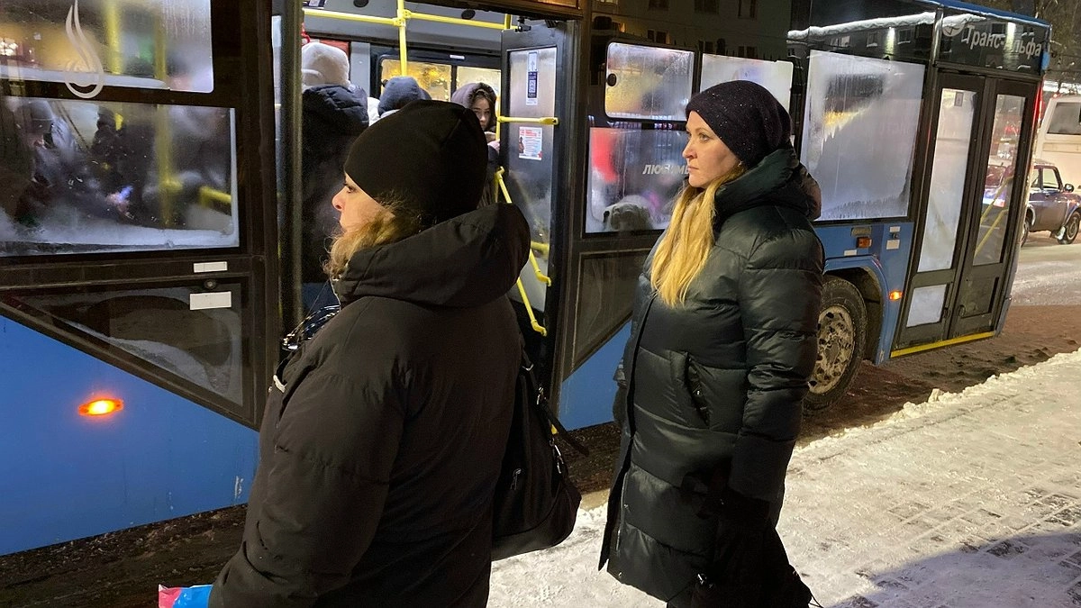 Главная картинка новости: В Кирове внимательный кондуктор удивила пассажиров своей заботой