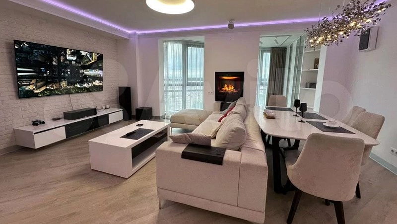 Три балкона, хаммам и камины: какие квартиры продают кировские миллионеры и за сколько