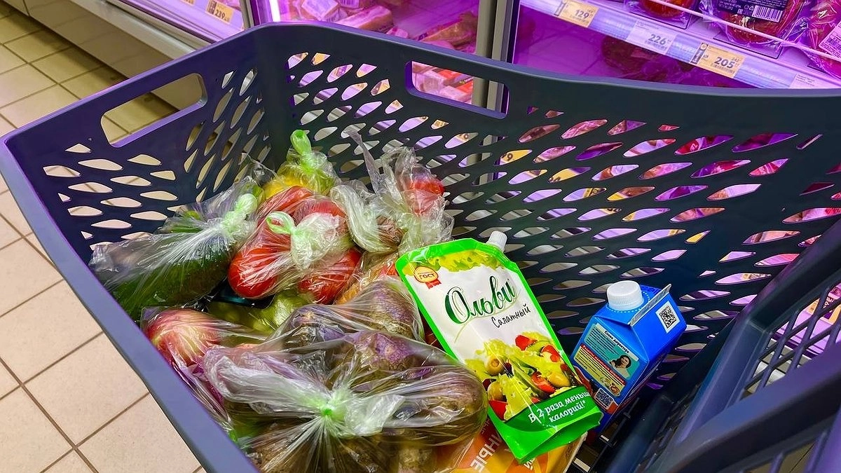 10 привычных продуктов из супермаркета, которые лучше не класть в корзину: скрытые риски и полезные замены