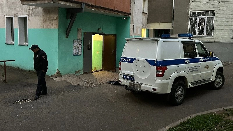 Трагически выпавшим из окна в Кирове человеком оказался ребенок