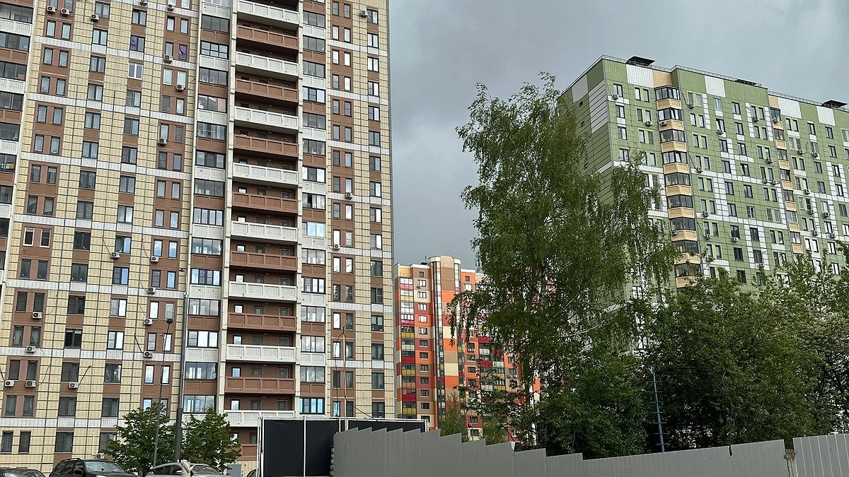 Заброшенные квартиры в Москве: почему москвичи оставляют квартиры с мебелью и техникой