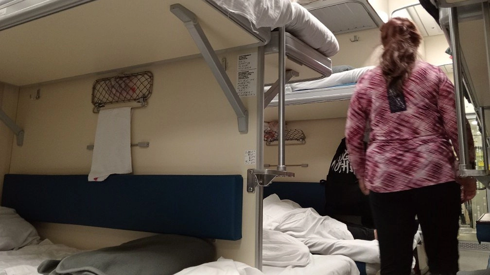 "Я - та самая с орущим ребенком": почему в поездах РЖД до сих пор нет купе без детей - зато мамочки едут и радуются