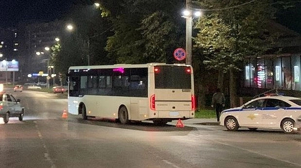 В Кирове водитель автобуса №44 сбил мужчину-пешехода