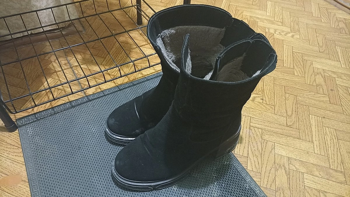 Мокрые ботинки к утру сухие: два зимних способа, которые спасают обувь без батареи - бабушка подсказала