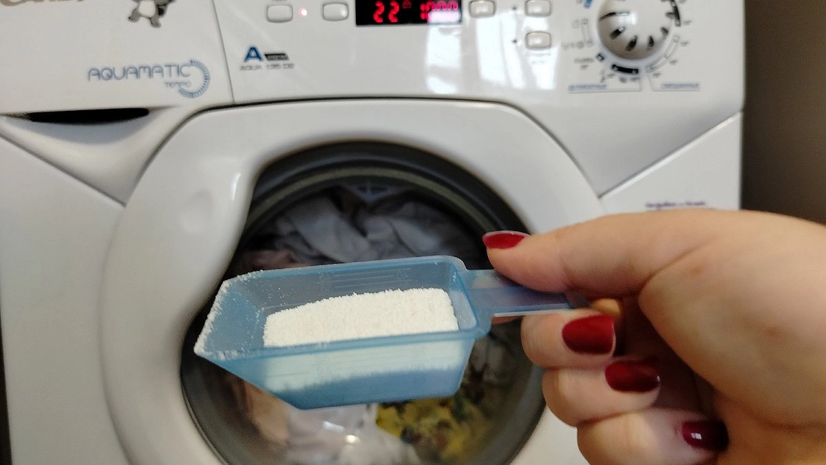 Стиральный порошок сыплю горстями на порог: делаю один раз в сентябре - эффект на всю зиму