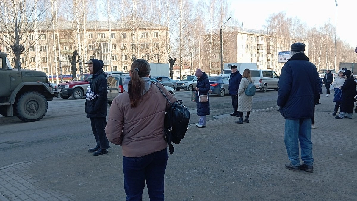 Полмиллиона за комфорт пассажиров: жительница Кировской области добилась возведения новой остановки