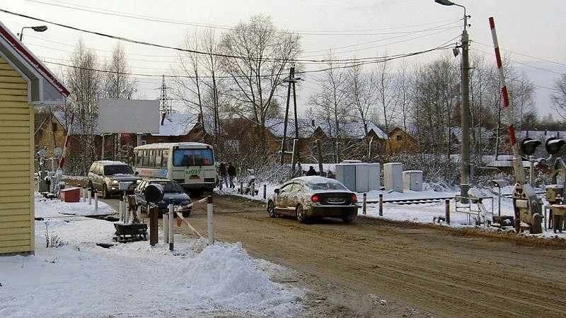 В Кирове отремонтировали железнодорожный переезд на улице Лепсе