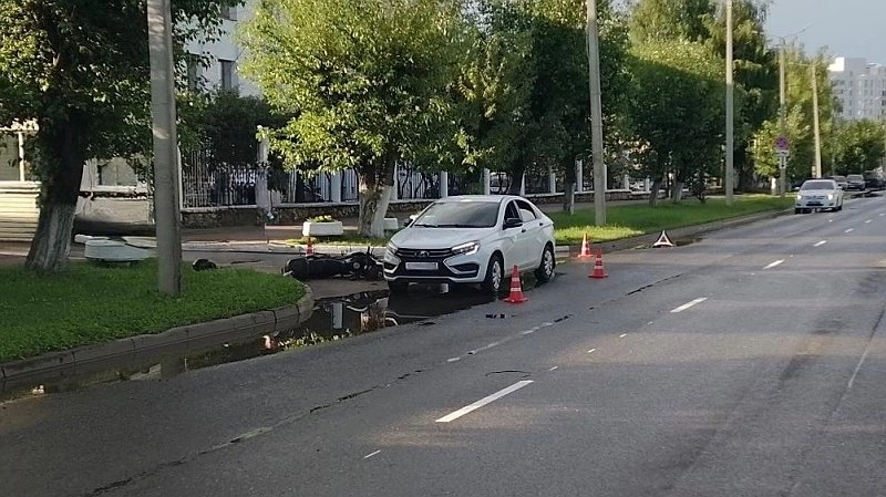 Два молодых байкера чудом выжили после ДТП в Кирове