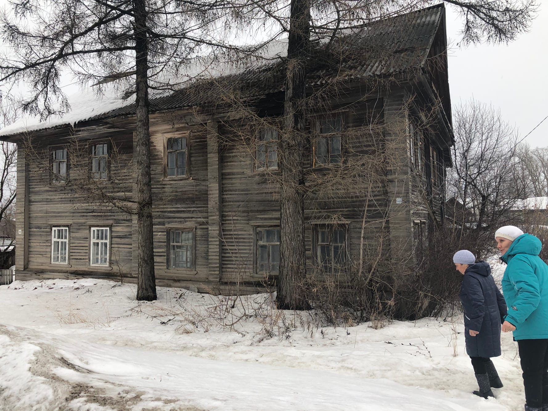 Жителей Фаленок после обрушения крыши переселили в дом без воды и света