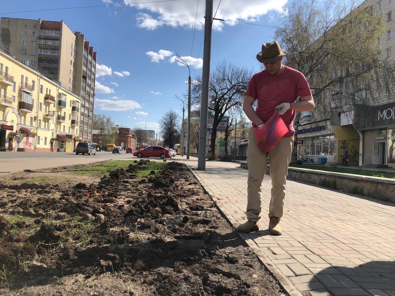 Кировский активист, который посадил картошку у загса, встретится с  чиновниками в суде