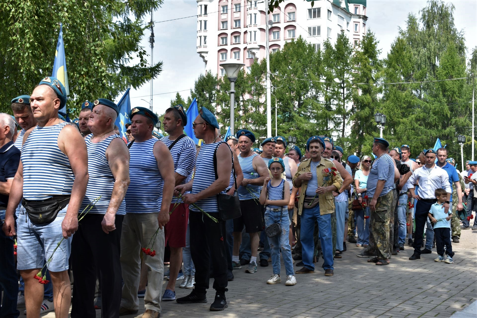 22 августа киров. 2 Августа праздник. 2 Августа день ВДВ. Митинг. Какие войска 6 августа отмечают праздник.