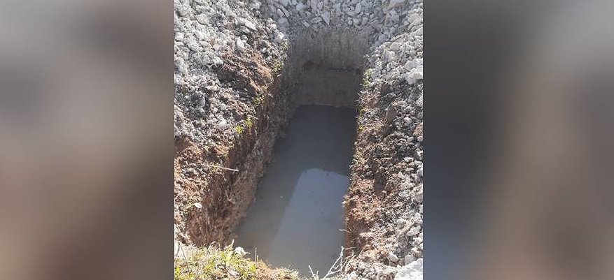 «Сплошные камни и вода»: кировчане жалуются на состояние могил Федяковского кладбища