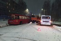 В Кирове началась проверка после ДТП с двумя автобусами и грузовиком