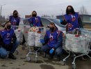Волонтеры «УРАЛХИМа» и «ГалоПолимера» помогают ветеранам Кирово-Чепецка