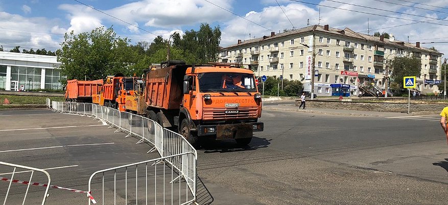 Из-за ремонта дорог в Кирове ограничат проезд на 14 улицах: список и сроки