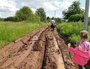 В Кирове дети пойдут в школу по дороге из грязи