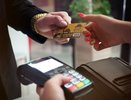 Центробанк рекомендует кировчанам носить с собой пластиковые карты