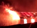 В Котельниче горит заброшенная пилорама