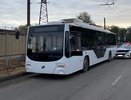 Водитель легковушки в Кирове врезался в припаркованный троллейбус