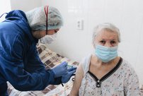 Сотрудники сочуреждений региона с подопечными активно вакцинируются от ковида