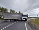 На трассе «Вятка» не смогли разъехаться фура с легковушкой: пострадал ребенок