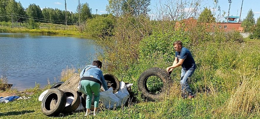 Кировчане не стали ждать чиновников и сами очистили пруд от мусора