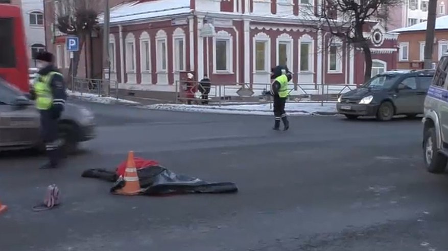 Главная картинка новости: «Металась и была в наушниках»: версия водителя по трагедии с 20-летней кировчанкой